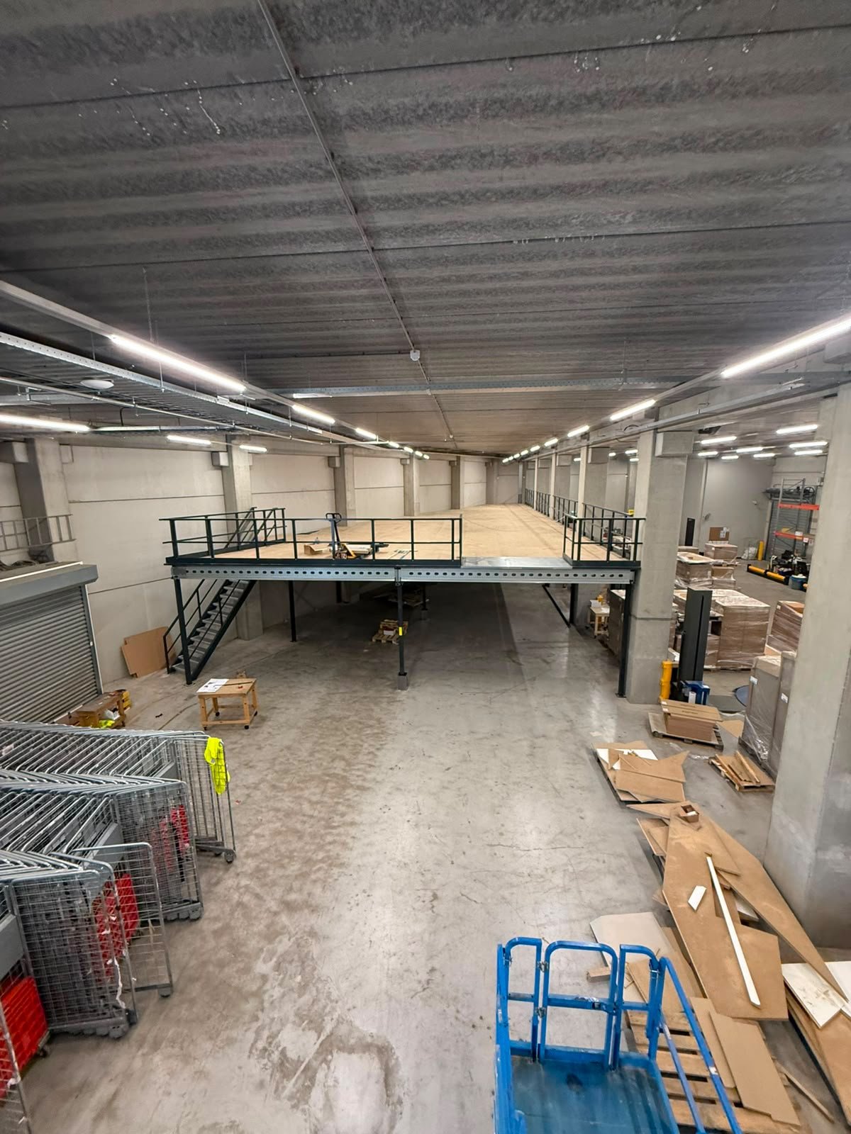 Completed mezzanine floor platform — De Eekhoorn Dutch Furniture, Zwaag