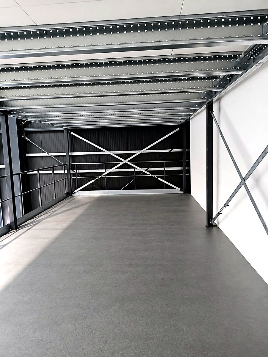 Mezzanine floor with beams and cross bracing — Yido Wheels GmbH, Wedemark